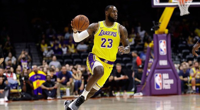 Người hâm mộ ngóng chờ thông tin về dàn khách mời đóng cùng LeBron James trong Space Jam 2 - Ảnh 1.