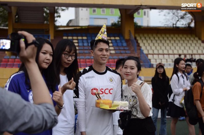 Trong ng&agrave;y sinh nhật, Đ&igrave;nh Trọng nhận mu&ocirc;n ng&agrave;n y&ecirc;u thương từ mọi người trừ... đ&agrave;n anh Văn C&ocirc;ng - Ảnh 14.