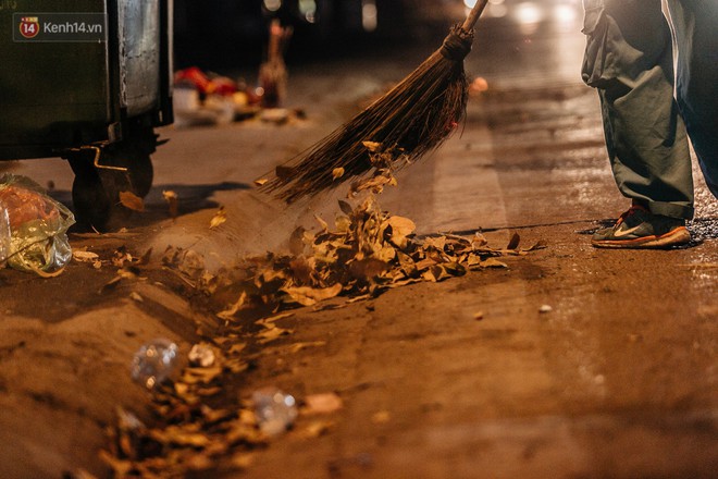 Sự ra đi của nữ công nhân môi trường và nỗi ám ảnh người ở lại: Những phận đời phu rác bám đường phố Hà Nội mưu sinh - Ảnh 15.