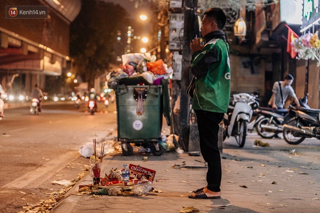 Sự ra đi của nữ công nhân môi trường và nỗi ám ảnh người ở lại: Những phận đời phu rác bám đường phố Hà Nội mưu sinh - Ảnh 8.