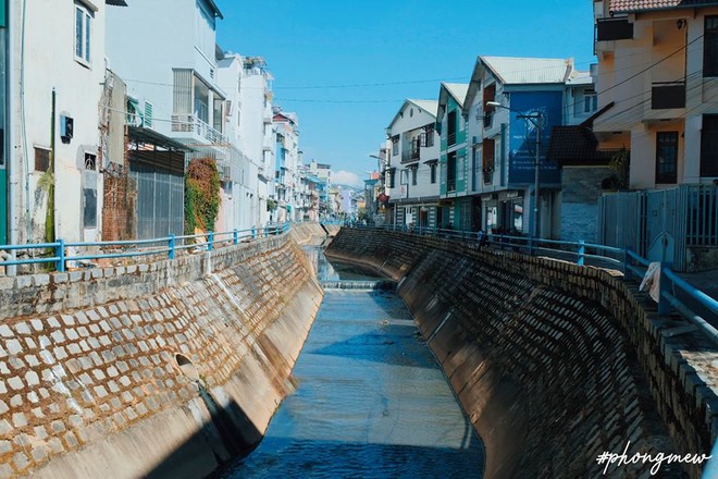 Tranh cãi nảy lửa về “tiểu Venice” giữa lòng Đà Lạt: Phải chăng nghệ thuật là ánh trăng lừa dối? - Ảnh 9.