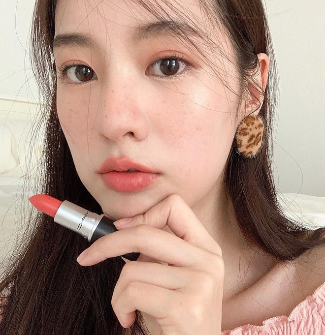 Cẩm nang makeup &quot;lừa tình&quot; phục vụ công cuộc chụp hình sống ảo cho các cô nàng dịp nghỉ lễ - Ảnh 2.