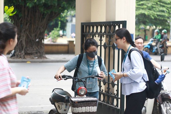 Sinh viên Ngoại giao đua nhau không đi xe máy đến trường mà đi xe đạp điện, sự thật phía sau là gì? - Ảnh 1.