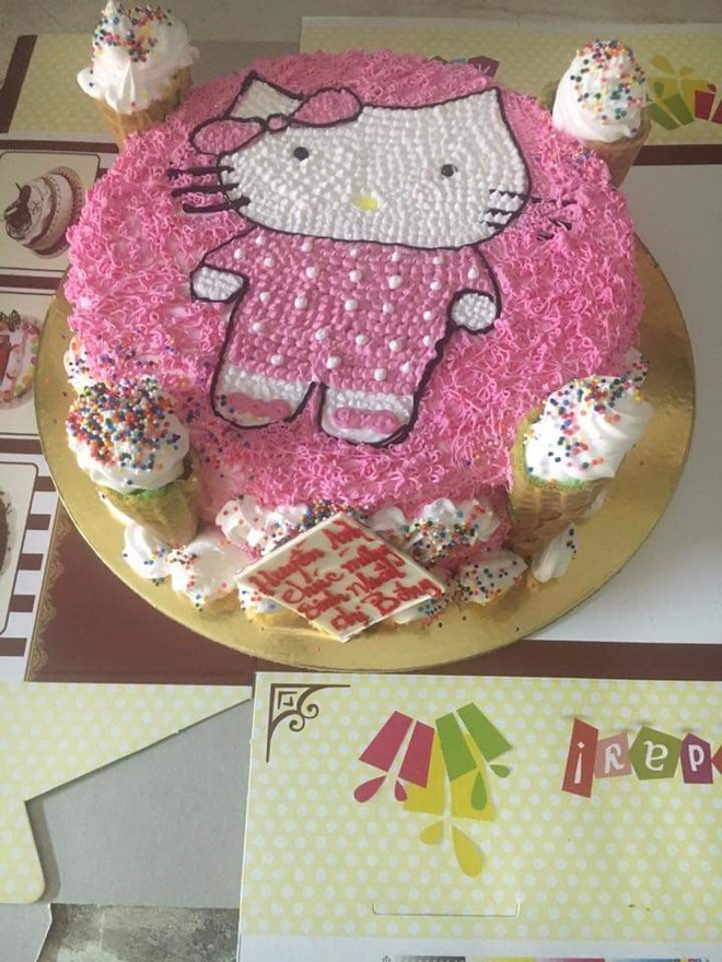 Hí hửng đặt mua bánh sinh nhật Hello Kitty, cô gái ngậm ngùi nhận ra hình ảnh vốn chỉ mang tính minh họa - Ảnh 3.