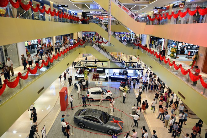 H&agrave; Nội: Ch&iacute;nh thức khai trương Vincom Center thứ 10 tại Trần Duy Hưng - Ảnh 4.
