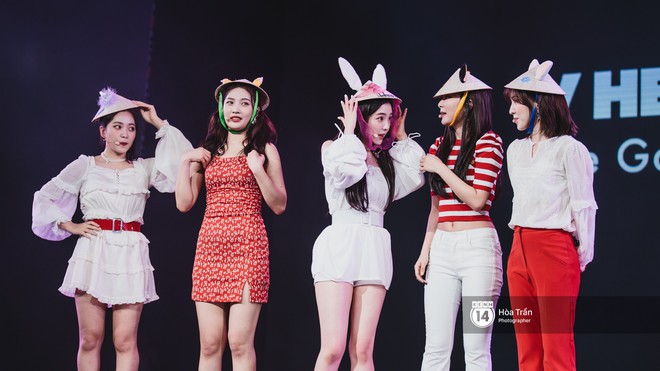 Red Velvet và Weki Meki sexy khó cưỡng, Jeong Sewoon như lãng tử bên dàn sao Vpop tại show âm nhạc Hàn - Việt - Ảnh 4.