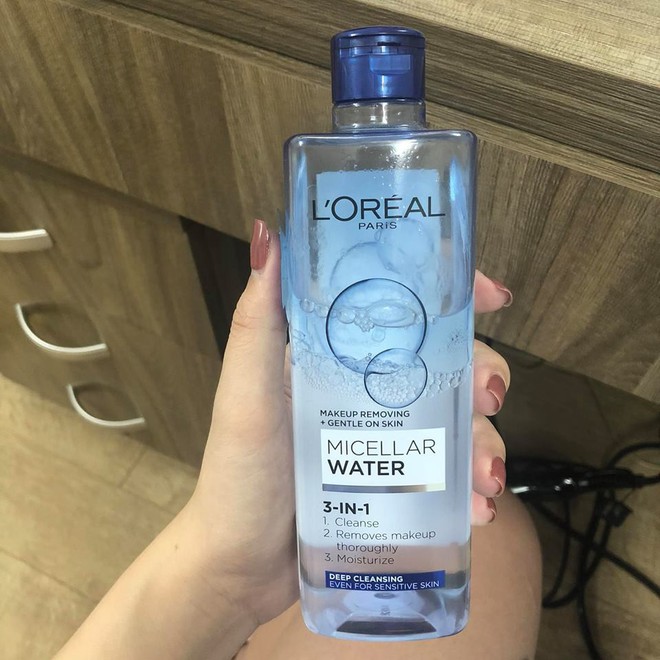 Da dầu lại mỏng v&agrave; hay dị ứng, c&ocirc; n&agrave;ng n&agrave;y chỉ tập trung v&agrave;o 2 bước với loạt đồ skincare kh&ocirc;ng qu&aacute; 500k m&agrave; da vẫn căng b&oacute;ng cực th&iacute;ch - Ảnh 3.