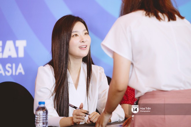 Fansign Red Velvet và dàn idol Kpop tại Sài Gòn: Nữ thần Irene xinh câm nín nhưng vẫn bị mỹ nhân này chiếm sóng - Ảnh 14.