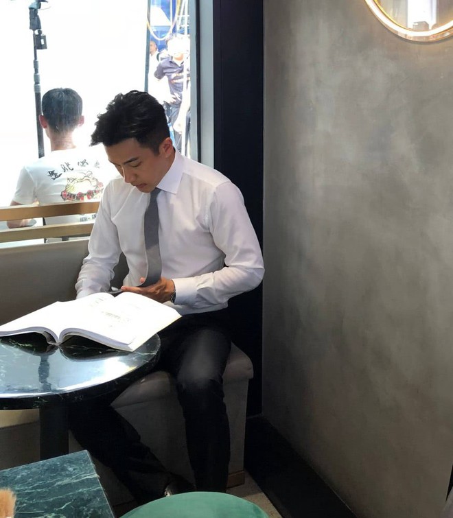 Dương Mịch - Lưu Khải Uy hậu ly h&ocirc;n: Vợ khoe sắc v&oacute;c l&uacute;c độc th&acirc;n hết cỡ, chồng t&uacute;t t&aacute;t nhan sắc quay trở lại showbiz - Ảnh 9.