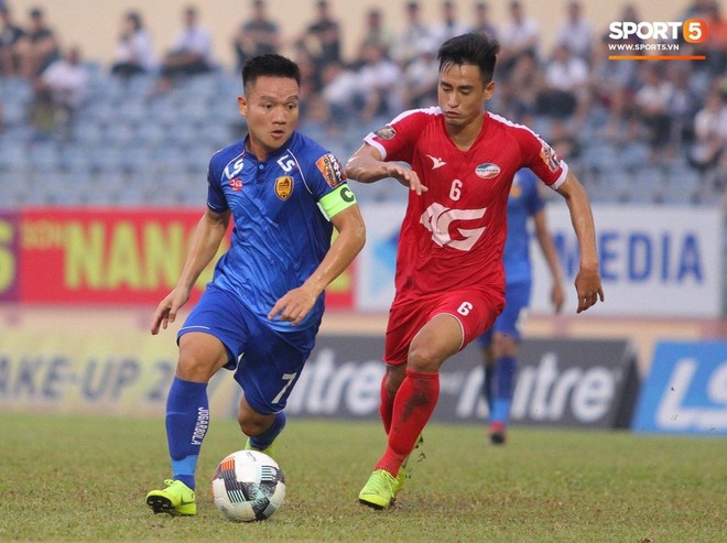 Quang Hải kiến tạo tinh tế, Samson ghi bàn đưa Hà Nội FC lên đỉnh tại V.League 2019 - Ảnh 3.