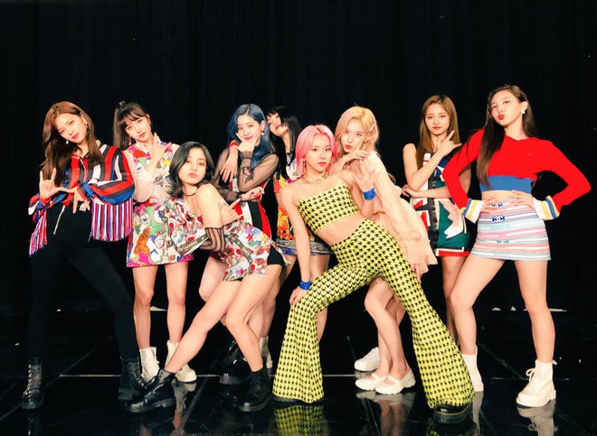 TWICE lập kỉ lục b&aacute;n album nhưng vẫn bị ch&ecirc; k&eacute;m nhiệt, flop với ch&iacute;nh m&igrave;nh: V&igrave; đ&acirc;u m&agrave; n&ecirc;n nỗi? - Ảnh 1.