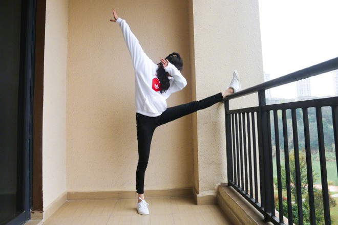 Dương Mịch - Lưu Khải Uy hậu ly h&ocirc;n: Vợ khoe sắc v&oacute;c l&uacute;c độc th&acirc;n hết cỡ, chồng t&uacute;t t&aacute;t nhan sắc quay trở lại showbiz - Ảnh 5.