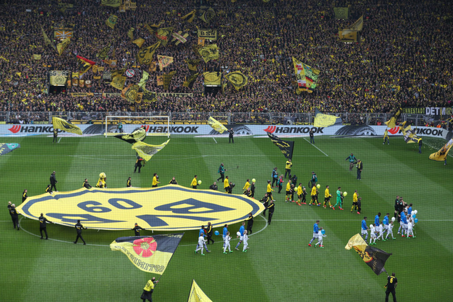 So&aacute;i ca Marco Reus bị truất quyền thi đấu, Dortmund đ&aacute;nh mất hi vọng trở th&agrave;nh t&acirc;n vương nước Đức - Ảnh 1.