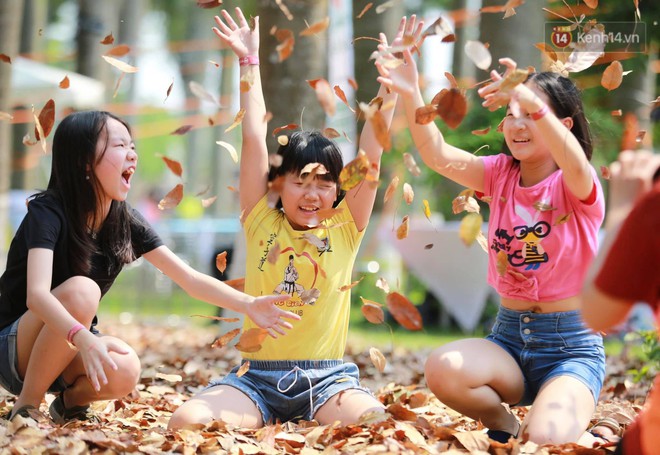 Khu vui chơi, trung tâm thương mại, rạp phim ở Thủ đô đông đúc trong ngày đầu nghỉ lễ - Ảnh 15.