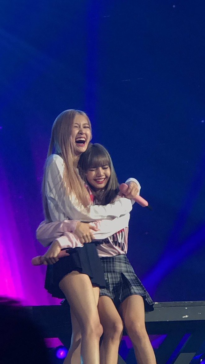 Black Pink lần lượt bật khóc tại concert vì uất ức trước ý kiến chỉ trích gay gắt của công chúng? - Ảnh 9.