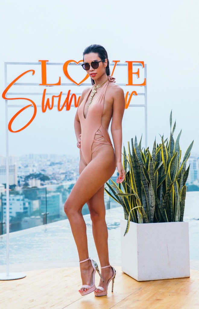 Siêu mẫu Hà Anh khoe dáng bốc lửa trong buổi ra mắt BST bikini Love Swimwear, bán độc quyền trên Shopee - Ảnh 7.