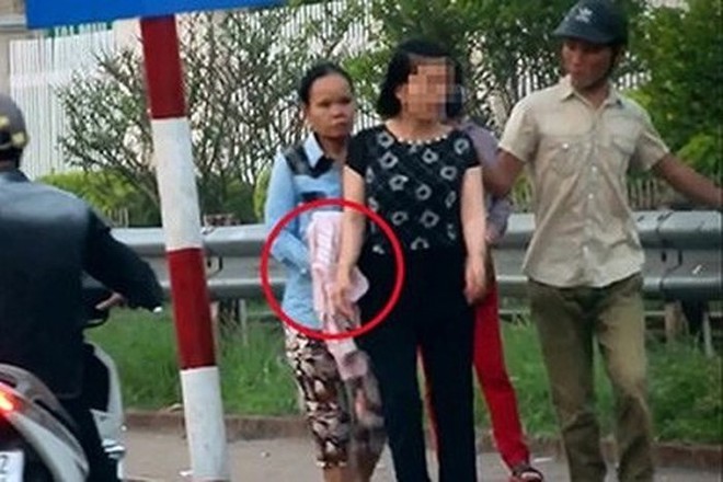 Hai nữ qu&aacute;i bị bắt trước cổng BV Bạch Mai đều l&agrave; ngựa quen đường cũ - Ảnh 3.