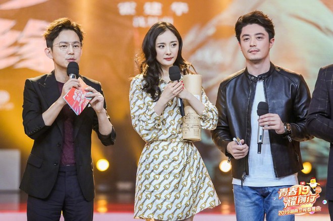 Sau tin đồn c&oacute; thai với Hoắc Kiến Hoa, Dương Mịch lần đầu xuất hiện rạng rỡ b&ecirc;n người t&igrave;nh - Ảnh 5.