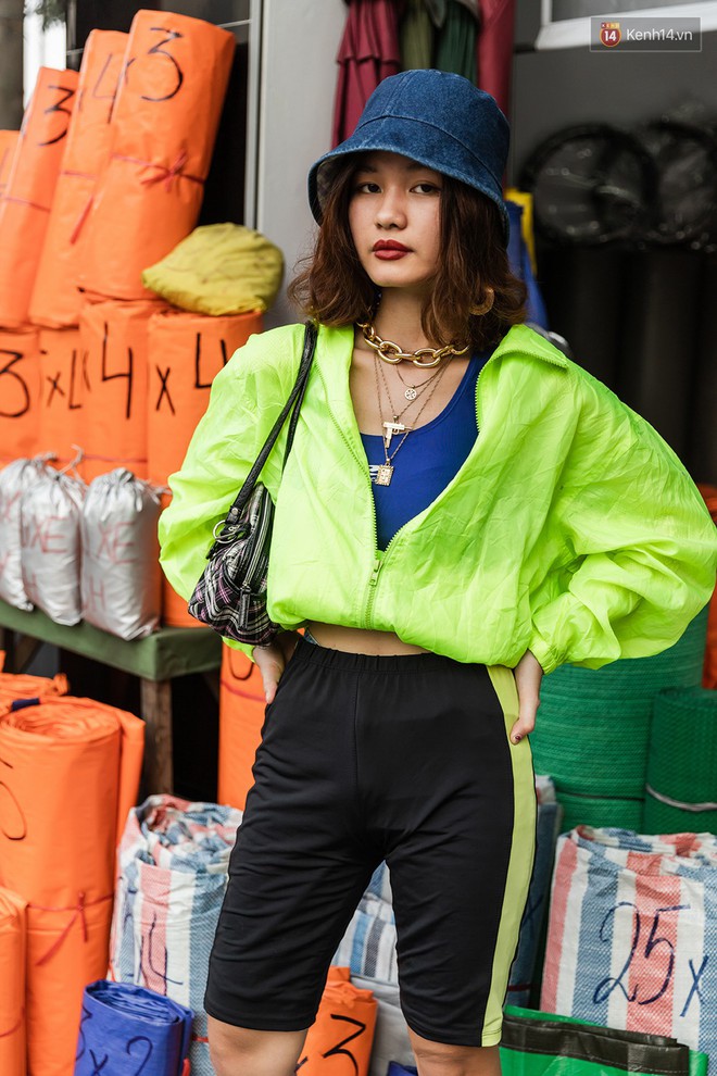 Street style 2 miền: các bạn trẻ lên đồ cực gắt, cực chóe; phong cách sporty và cá tính hoàn toàn lấn át bánh bèo  - Ảnh 20.