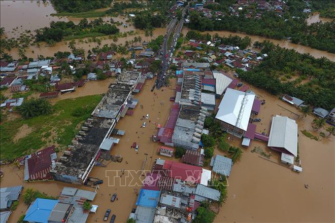 8 công ty khai thác than bị cáo buộc khiến lũ lụt xảy ra ở Bengkulu, Indonesia - Ảnh 1.