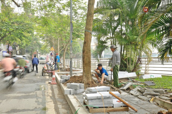 Hơn 100 tuyến phố tại Hà Nội đang được lát gạch bê tông vân đá - Ảnh 5.