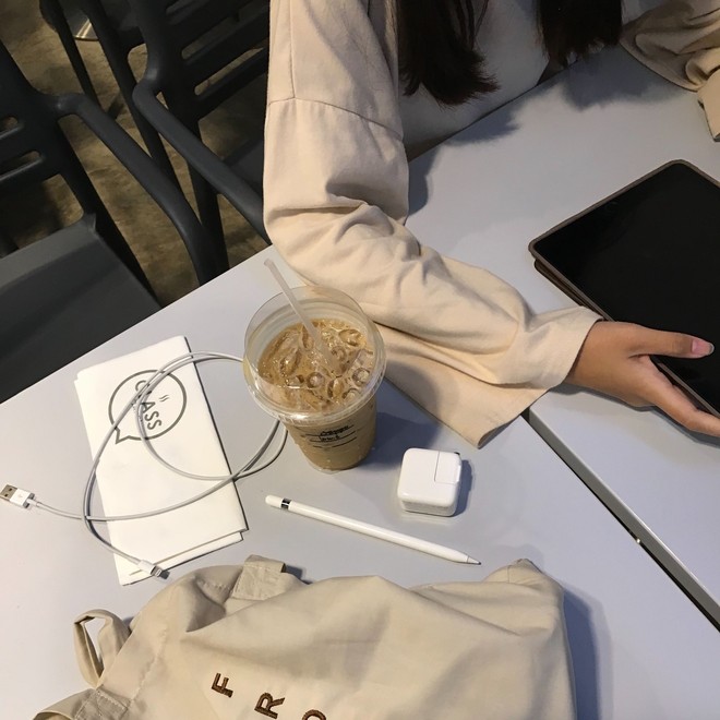 Thượng đế v&agrave;o qu&aacute;n h&ocirc; vang muốn uống chanh tuyết kh&ocirc;ng đ&aacute;, capuchino kh&ocirc;ng sữa - chất vậy ai chơi lại? - Ảnh 1.