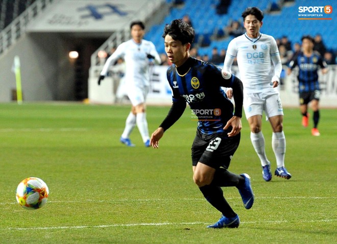 Báo Hàn khuyên Incheon United nên thay đổi vì Công Phượng - Ảnh 3.