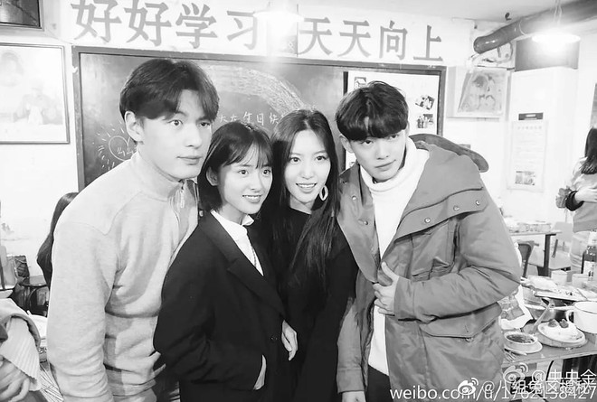 Quản l&yacute; xinh đẹp g&acirc;y b&atilde;o Weibo: Biến Thẩm Nguyệt th&agrave;nh nấm l&ugrave;n xấu x&iacute; với nhan sắc cực phẩm - Ảnh 2.
