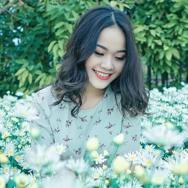 Hoa khôi Đại học Khoa học tự nhiên là một trong những người đẹp nổi tiếng và tài năng nhất của Việt Nam. Với vẻ đẹp tinh tế và phong cách thanh lịch, cô đã chiếm được tình cảm của rất nhiều khán giả. Bức ảnh sẽ cho bạn thấy vẻ đẹp ngoạn mục và sự kiêu sa của hoa khôi Đại học Khoa học tự nhiên Việt Nam.