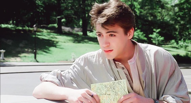 Vẻ đẹp của Iron Man Robert Downey Jr năm 22 tuổi: Đẹp trai l&atilde;ng tử nh&igrave;n l&agrave; y&ecirc;u lu&ocirc;n 3000! - Ảnh 1.