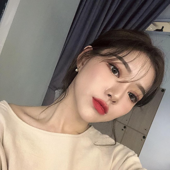 Kh&ocirc;ng phải app chụp ảnh, 4 b&iacute; k&iacute;p trang điểm nh&agrave; nghề n&agrave;y mới l&agrave; thứ mang đến nhan sắc ảo tung chảo cho c&aacute;c c&ocirc; n&agrave;ng  - Ảnh 4.