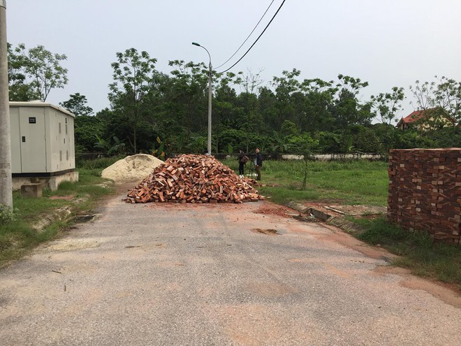 Người phụ nữ giải cứu bé trai bị gần 10 con chó lao vào cắn tử vong: “Cháu chỉ nói được tên bố mẹ rồi ngất lịm đi - Ảnh 4.