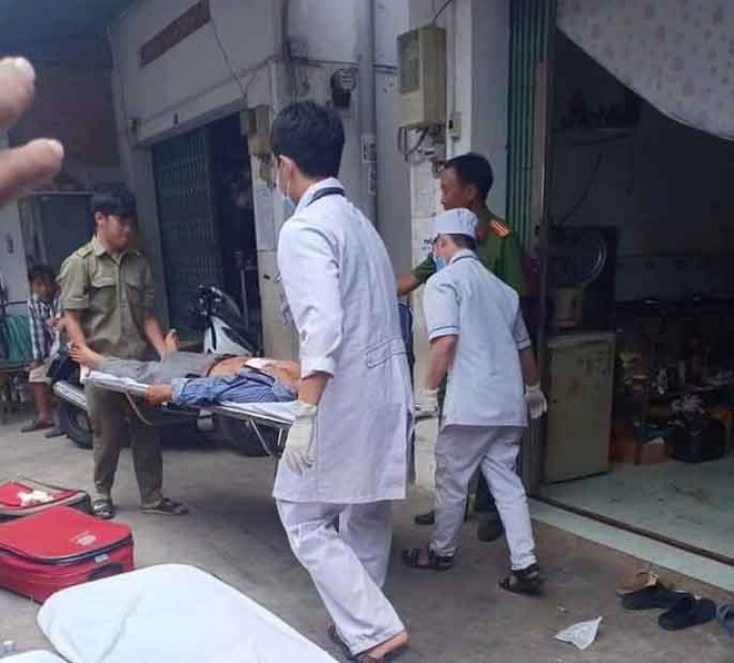 T&aacute; hỏa ph&aacute;t hiện người vợ tử vong, chồng nguy kịch trong căn nh&agrave; ở S&agrave;i G&ograve;n - Ảnh 2.
