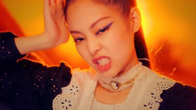 Thuyết âm mưu li kì như phim kinh dị ở MV “Kill This Love”: Song trùng giống Us nhập vào Black Pink? - Ảnh 14.