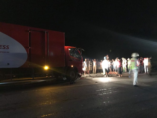 Đà Nẵng: Nam thanh niên chạy xe máy chết thảm sau va chạm kinh hoàng với xe tải - Ảnh 2.