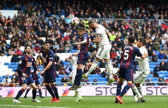 G&atilde; đi&ecirc;n Diego Costa chửi thẳng mặt trọng t&agrave;i, Atletico Madrid d&acirc;ng chức v&ocirc; địch v&agrave;o tay Barcelona - Ảnh 13.
