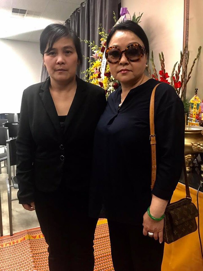 Vợ chồng Thu Phương, Kha Ly và bạn bè nghệ sĩ thắp nhang tiễn biệt diễn viên Anh Vũ trong đám tang tại Mỹ - Ảnh 5.