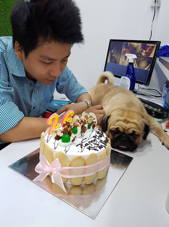 Khi các Youtuber đình đám yêu đương Ai công khai mặn nồng thì kệ Khoa Pug  vẫn cứ giấu nhẹm danh tính bạn gái