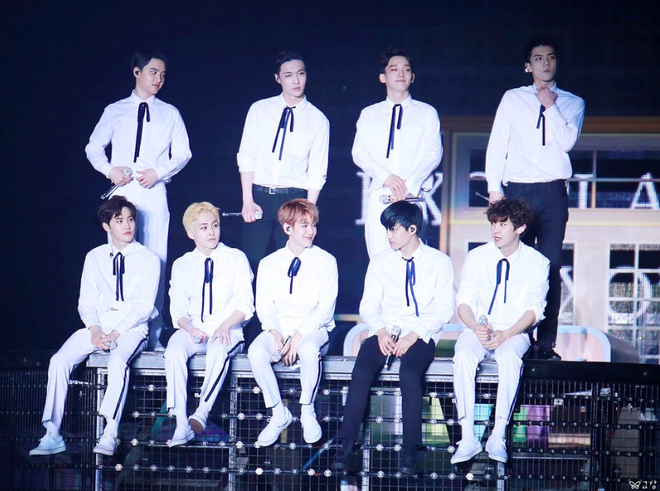 H&agrave;nh tr&igrave;nh 7 năm của EXO: Từ những t&acirc;n binh h&aacute;t hội chợ với c&aacute;t-s&ecirc; bao gạo đến &ocirc;ng ho&agrave;ng album toả s&aacute;ng rực rỡ - Ảnh 14.