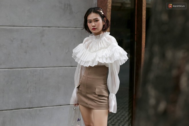 Mới đầu hè, giới trẻ 2 miền đã khoe street style cực gắt, đáng chú ý nhất là loạt hot trend đồ hoa cả cảnh, bodysuit, đồ màu be - Ảnh 5.