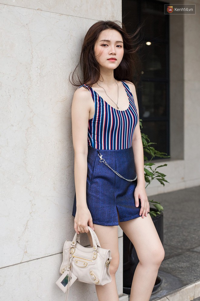 Mới đầu hè, giới trẻ 2 miền đã khoe street style cực gắt, đáng chú ý nhất là loạt hot trend đồ hoa cả cảnh, bodysuit, đồ màu be - Ảnh 1.