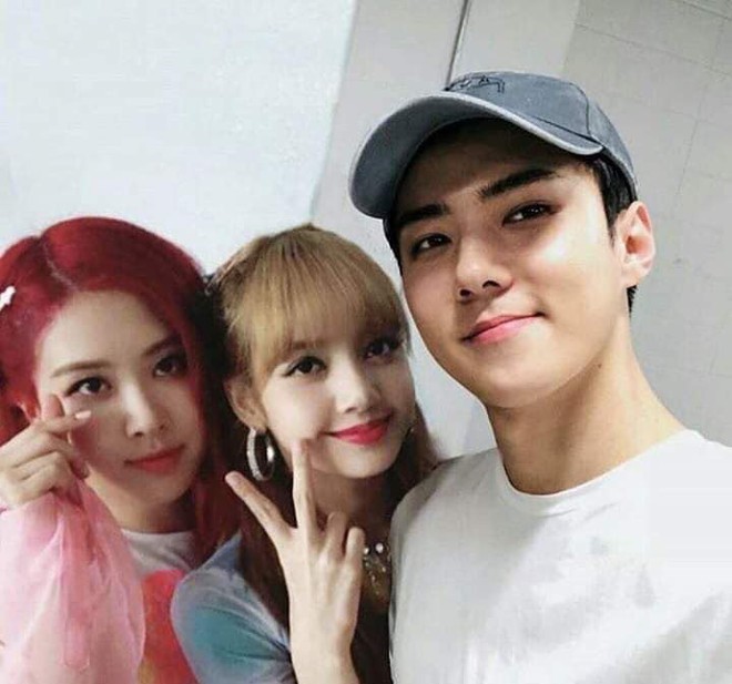 Trình độ công nghệ shipper ngày càng khủng, Sehun (EXO) và Lisa (BLACKPINK) trông như đang hẹn hò thật - Ảnh 6.