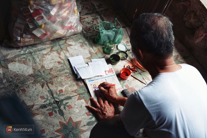 Chuyện gói đậu phộng vẽ tay giá 2 ngàn đồng của một người cha ở Sài Gòn: Chú sẽ ở đây, đợi các con trở về - Ảnh 8.