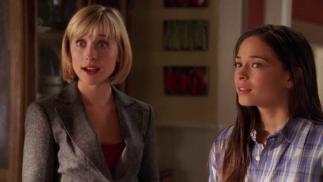 Sao nữ Smallville bị c&aacute;o buộc d&iacute;nh l&iacute;u t&agrave; gi&aacute;o t&igrave;nh dục: Bệ ph&oacute;ng ăn kh&aacute;ch kh&ocirc;ng cứu được đời tư v&agrave; sự nghiệp lận đận - Ảnh 8.