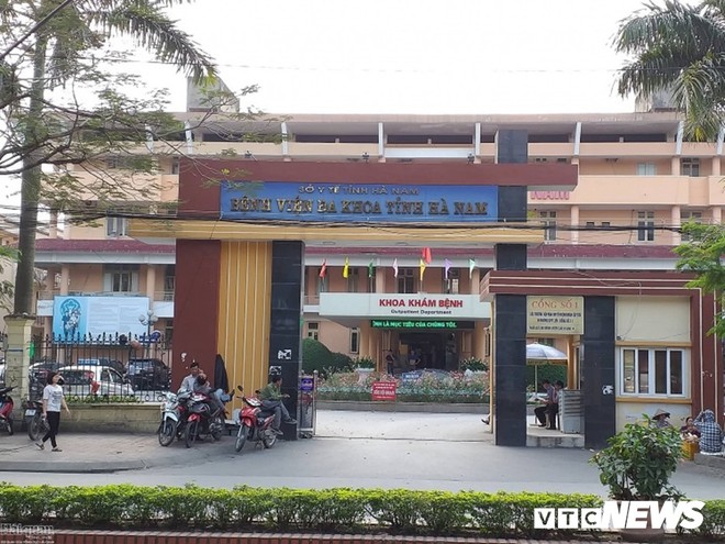 Đưa bệnh nhân chụp cộng hưởng từ chui, 5 nhân viên Bệnh viện Đa khoa tỉnh Hà Nam bị bắt - Ảnh 1.