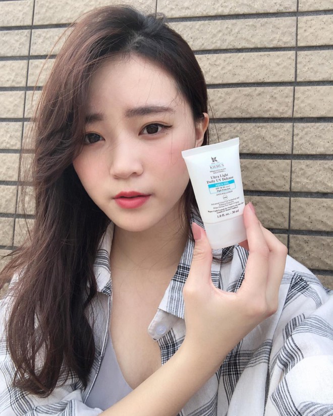 Nếu lo ngại kem chống nắng ngấm v&agrave;o m&aacute;u th&igrave; đ&acirc;y l&agrave; 6 sản phẩm an to&agrave;n tuyệt đối m&agrave; bạn cần biết - Ảnh 9.