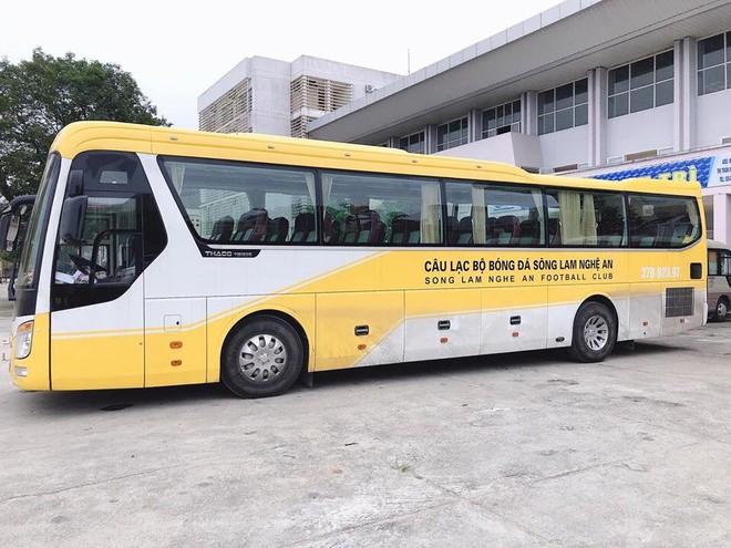 Thủ môn Văn Hoàng khẳng định xe buýt của Sài Gòn FC đẹp nhất V.League nhưng sự thật thì sao - Ảnh 4.
