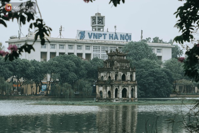 Chiều chiều đảo vài vòng giữa phố xá Hà Nội mà ngỡ như cuối Đông - Tết sắp về - Ảnh 5.