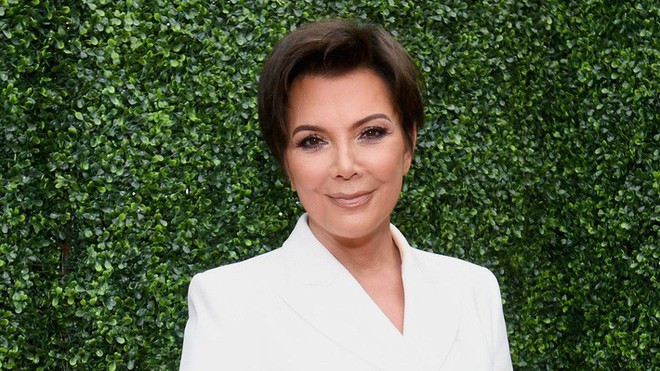 Nữ ch&uacute;a nh&agrave; Kardashian: 64 tuổi vẫn l&agrave; nữ ho&agrave;ng quyền lực, b&iacute; mật l&agrave;m đẹp lại đơn giản kh&ocirc;ng ngờ - Ảnh 2.