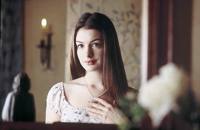 Nhìn lại vẻ đẹp nữ thần của công chúa Anne Hathaway trên màn ảnh - Ảnh 6.